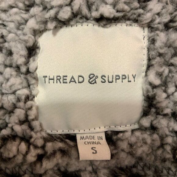 Thread & Supply Grey Sherpa Vest Zippered Closure Small - Picture 10 of 11